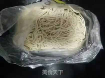 Make Squeaky sauce dry noodles step 3