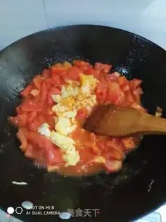 Make Tomato fried eggs step 7