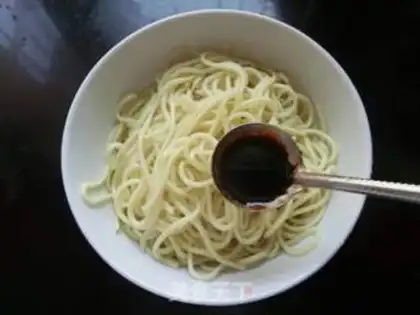 Make Squeaky sauce dry noodles step 10