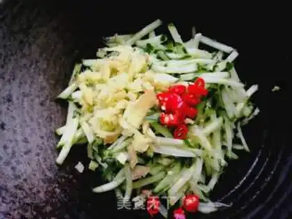 Make cucumber pancakes step 1