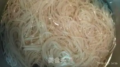 Make Fried ham and egg noodles step 3