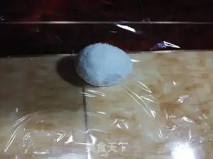 Make A duck egg step 4
