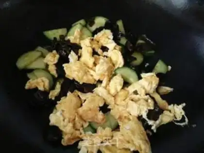 Make A duck egg step 7