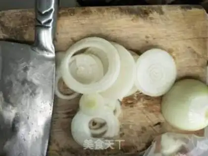 Make Onions, tomatoes, fried eggs step 2