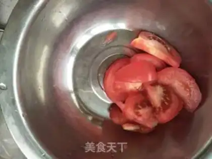 Make Onions, tomatoes, fried eggs step 5