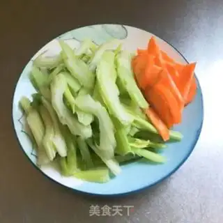 Make Celery carrots for lilies step 0