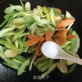 Make Celery carrots for lilies step 5
