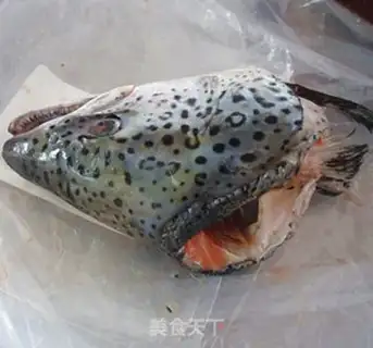Make Burned salmon head step 0
