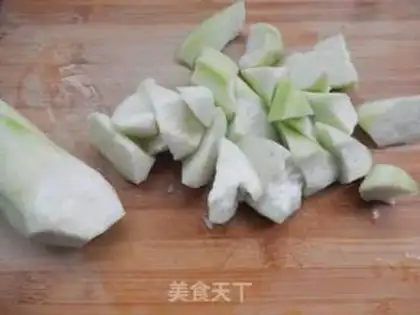 Make Shrimp tofu melon soup step 0