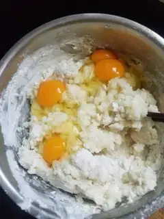 Make Egg bubbles step 3