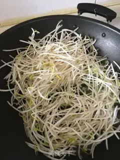 Make The green bean sprouts step 3
