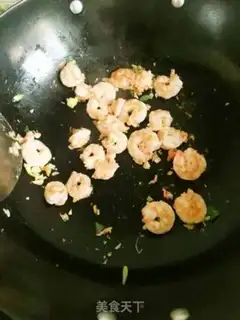 Make Shrimp eggs, noodles step 4