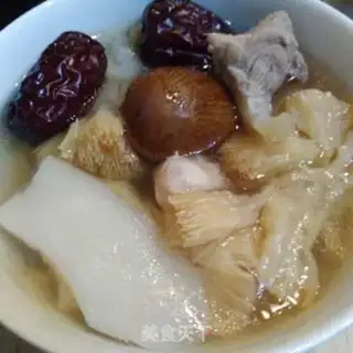 Make Monkey mushroom soup step 2