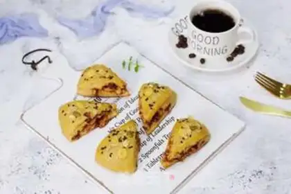 Make Caramel pecan scone step 20