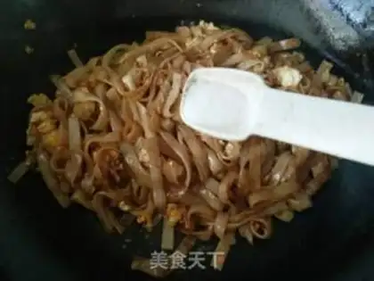 Make Onion eggs fried river powder step 7