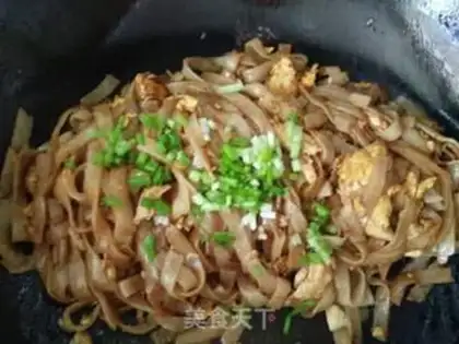 Make Onion eggs fried river powder step 8