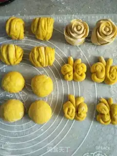 Make Pumpkin buns step 4