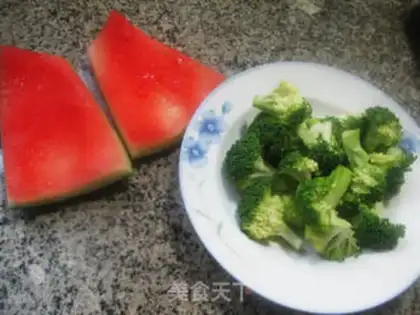 Make Watermelon peeled broccoli step 0