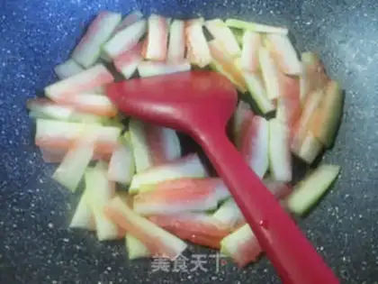 Make Watermelon peeled broccoli step 4