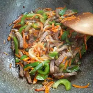 Make Black pepper steak noodles step 10