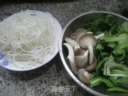 Make Soo-jeong-goo-poo-poo step 0