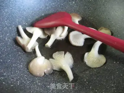 Make Soo-jeong-goo-poo-poo step 1