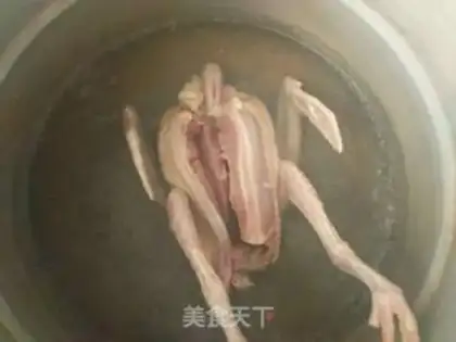 Make ♪ Steaming Princes of Red-tree Dove soup ♪ step 1