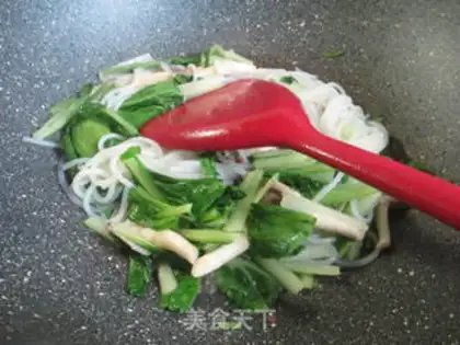 Make Soo-jeong-goo-poo-poo step 2