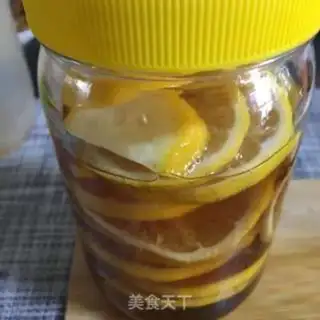 Make Homemade lemon honey water step 3