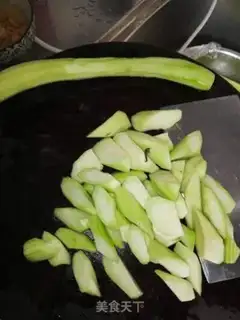 Make Scorch fried eggs and shrimp step 0