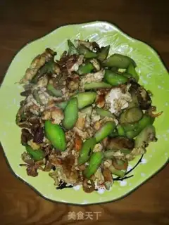 Make Scorch fried eggs and shrimp step 4