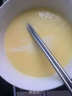 Make A yellow milk pie step 4