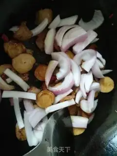 Make Onion gravy and chicken step 9