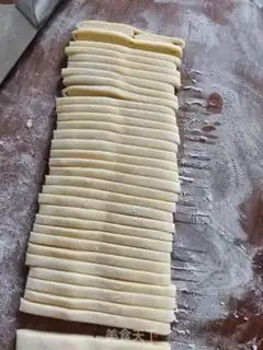 Make Egghand noodles step 2