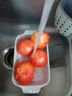 Make Tomato fried eggs step 2