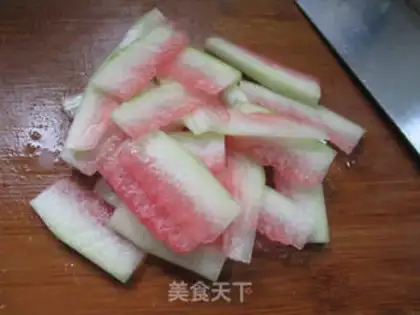 Make Black-mule watermelon noodles step 2