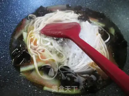 Make Black-mule watermelon noodles step 5