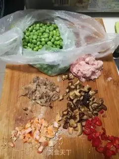 Make Squid mushrooms, fried beans step 0
