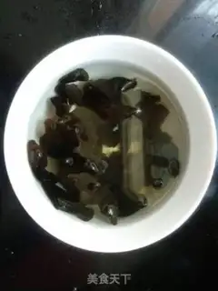 Make cucumber black-mucked eggs step 0
