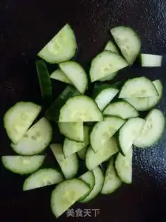 Make cucumber black-mucked eggs step 2