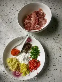 Make Spicy meat string step 1