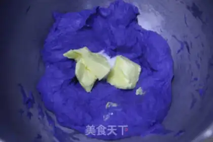 Make Red Starbread step 3