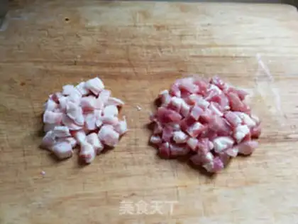 Make Five flowers and three pieces of meat step 1