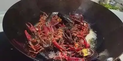 Make Spicy lobster step 2
