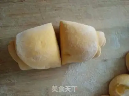Make Rose rolls step 7