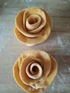 Make Rose rolls step 8