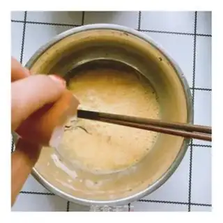 Make Pork gravy eggs step 1