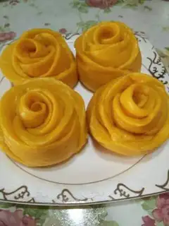 Make Rose rolls step 11