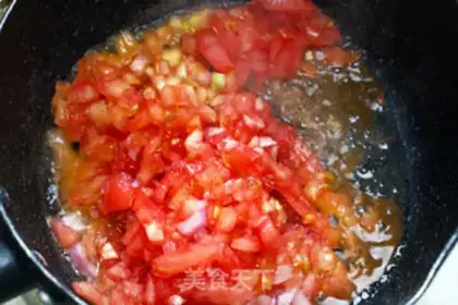 Make Melvin cheese sauce pizza step 7