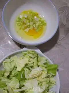 Make Round cabbage fried eggs step 0